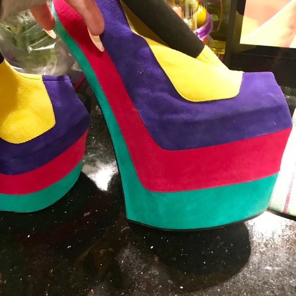 Platform Shoes - Picture 3 of 3